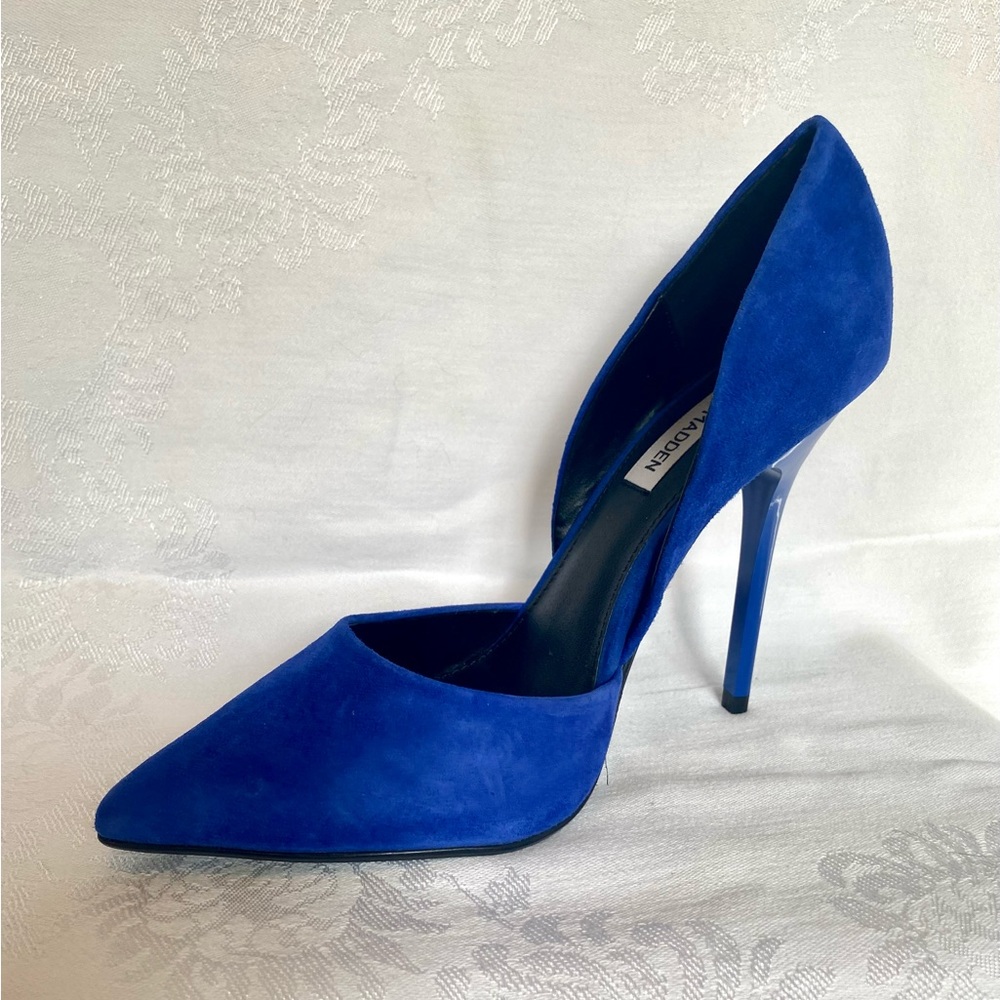 Steve Madden Blue Suede Cut Vamp Heels